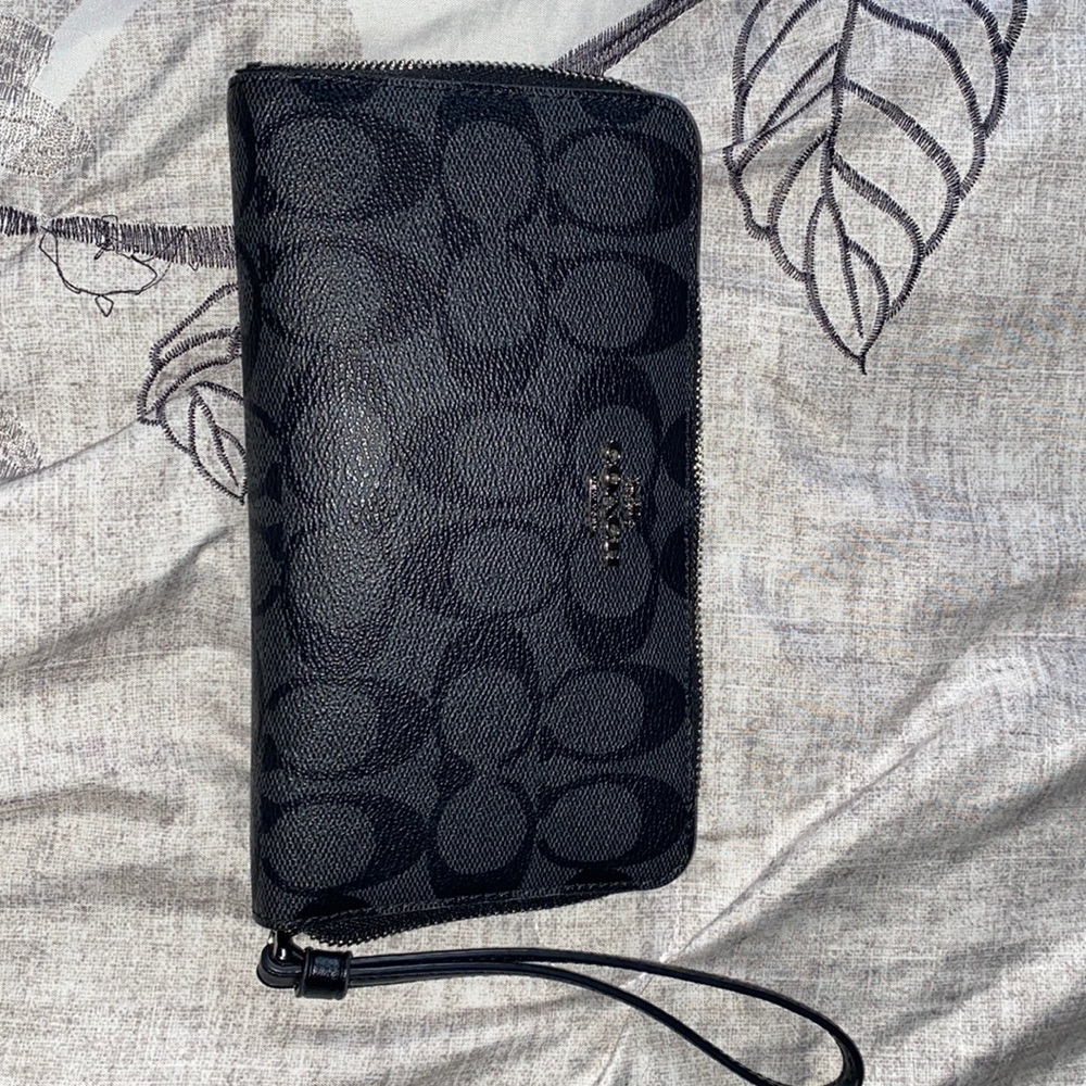 Large Wristlet Wallet lightly used